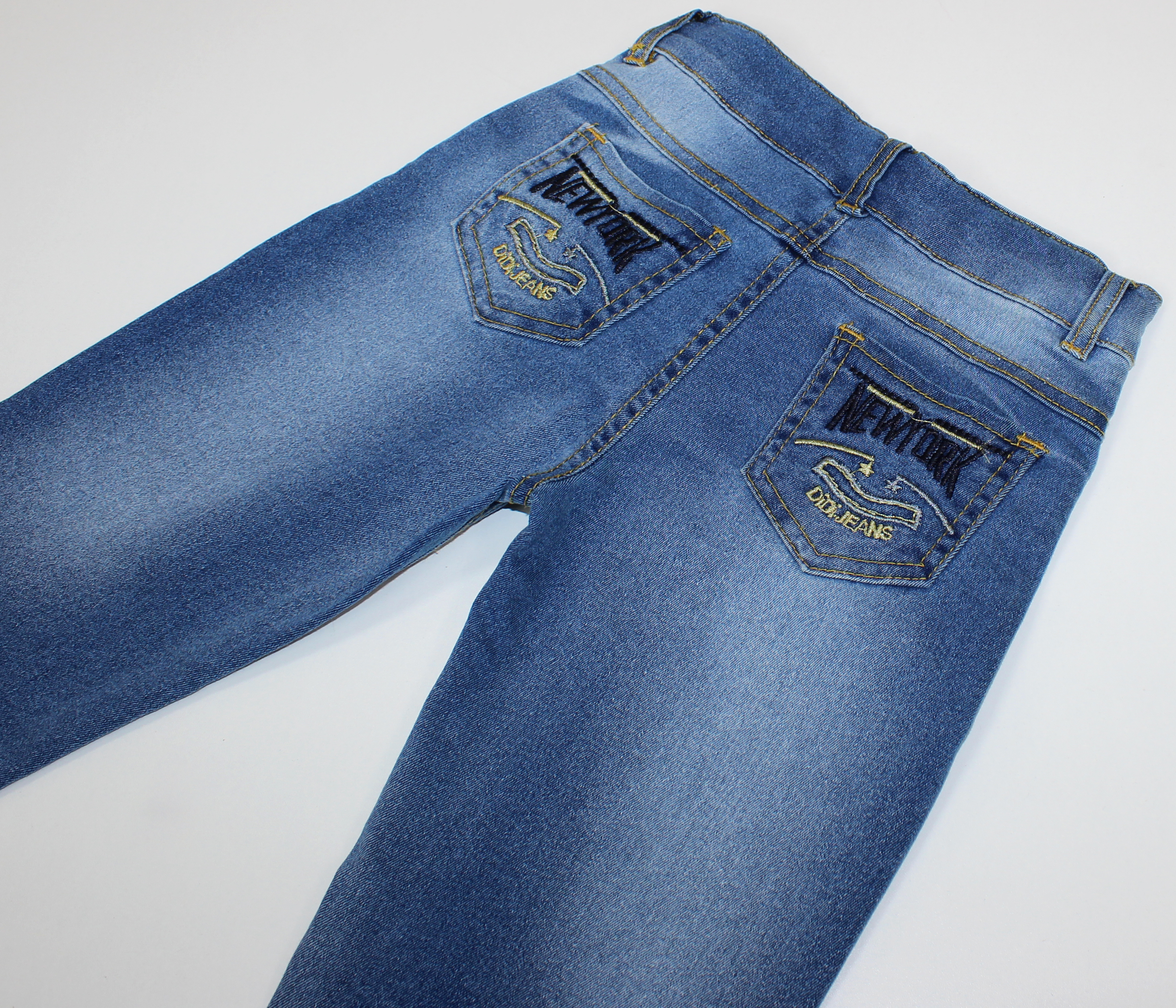 9994 Джинсы для мальчика